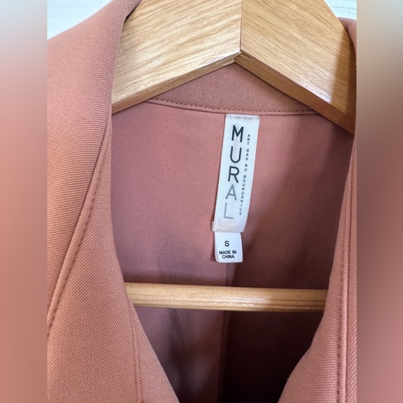 Women’s Trench Coat - Picture 4 of 5